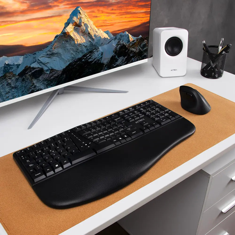Kit Acteck Creator Virtuos Fitt MK770 — Teclado y Mouse Vertical Inalámbricos, con receptor USB, teclado multimedia en español de 118 teclas, mouse vertical ergonómico óptico con 2400 DPI ajustable, recargable, color negro.