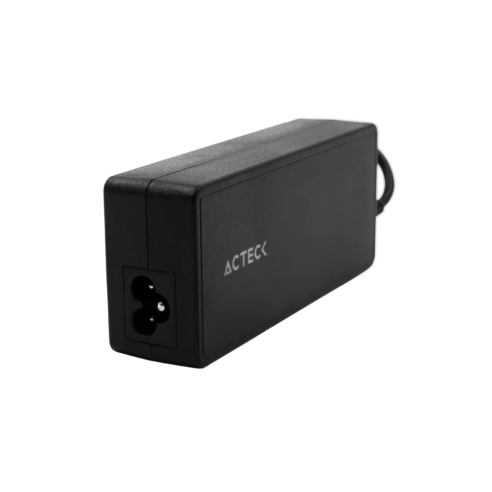 Cargador universal Energon Roam CU494 para laptop