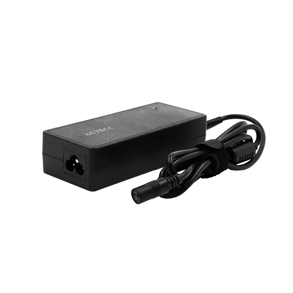 Cargador universal Energon Roam CU494 para laptop