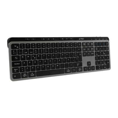 Kit Acteck Creator Krea MK755 — Teclado y Mouse Inalámbricos, con conectividad dual (Bluetooth + dongle USB), función multidispositivo, batería recargable, teclado en español de 118 teclas y mouse óptico de hasta 2000 DPI, color negro-gris.